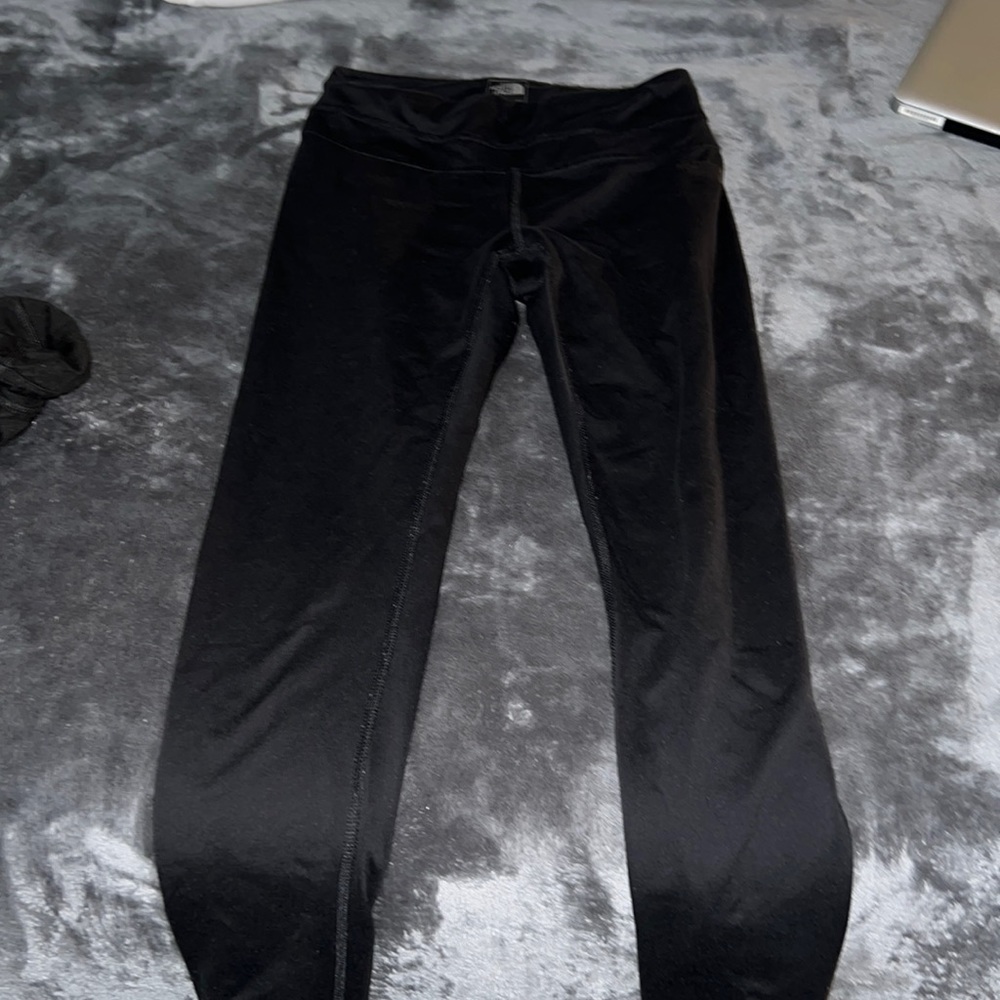 black north face leggings